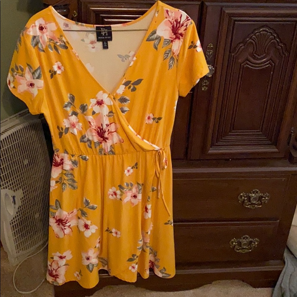 Wrap dress with summery flowers